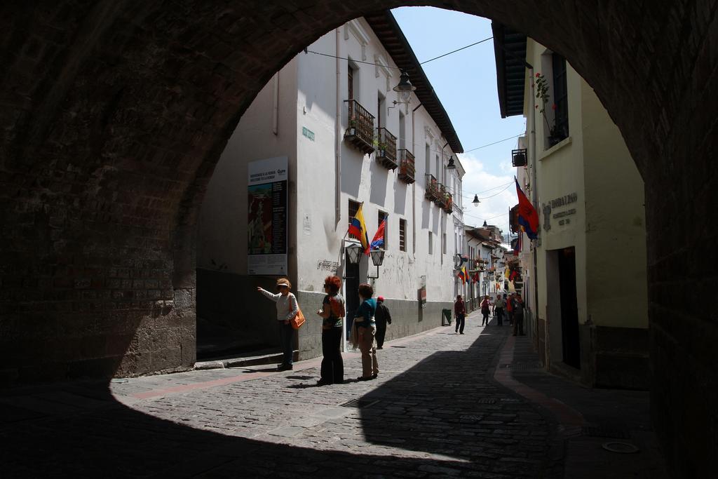 Hotel Colonial San Agustin Кито Экстерьер фото
